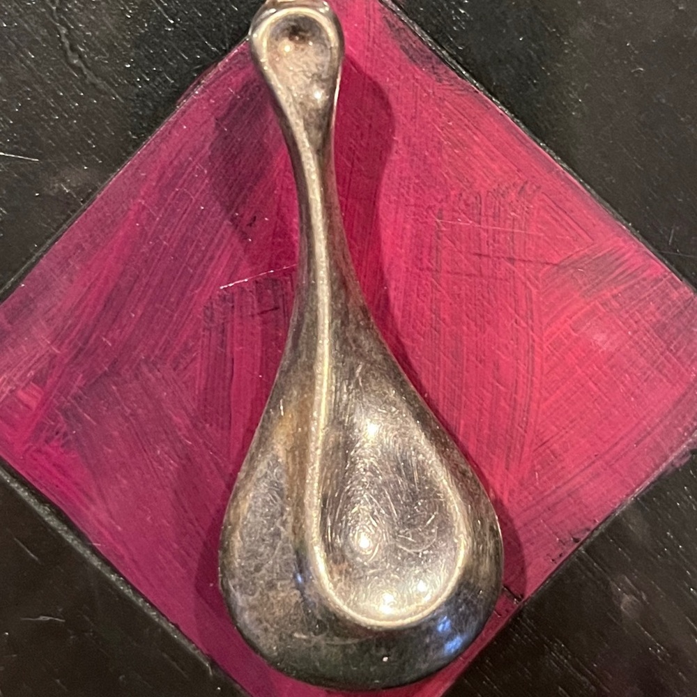 Elegant Silver Teardrop Accent Piece